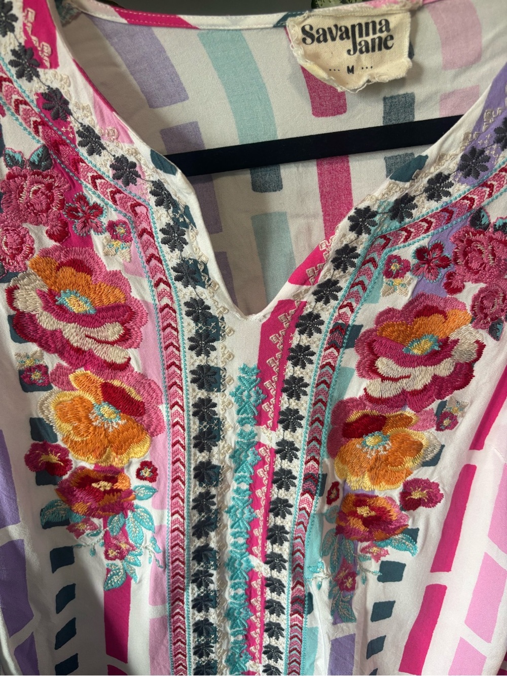 Savanna Jane White Pink Purple Multi-Color Embroidered Peasant Tunic | Medium - Picture 4 of 6